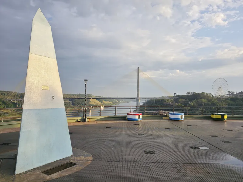 Hito Tres Fronteras em Puerto Iguazú Argentina