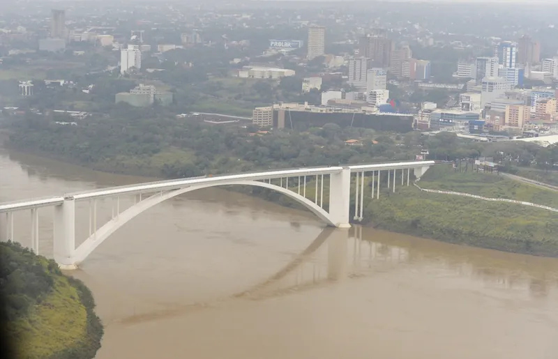 Ponte Internacional da Amizade entre Brasil e Paraguai